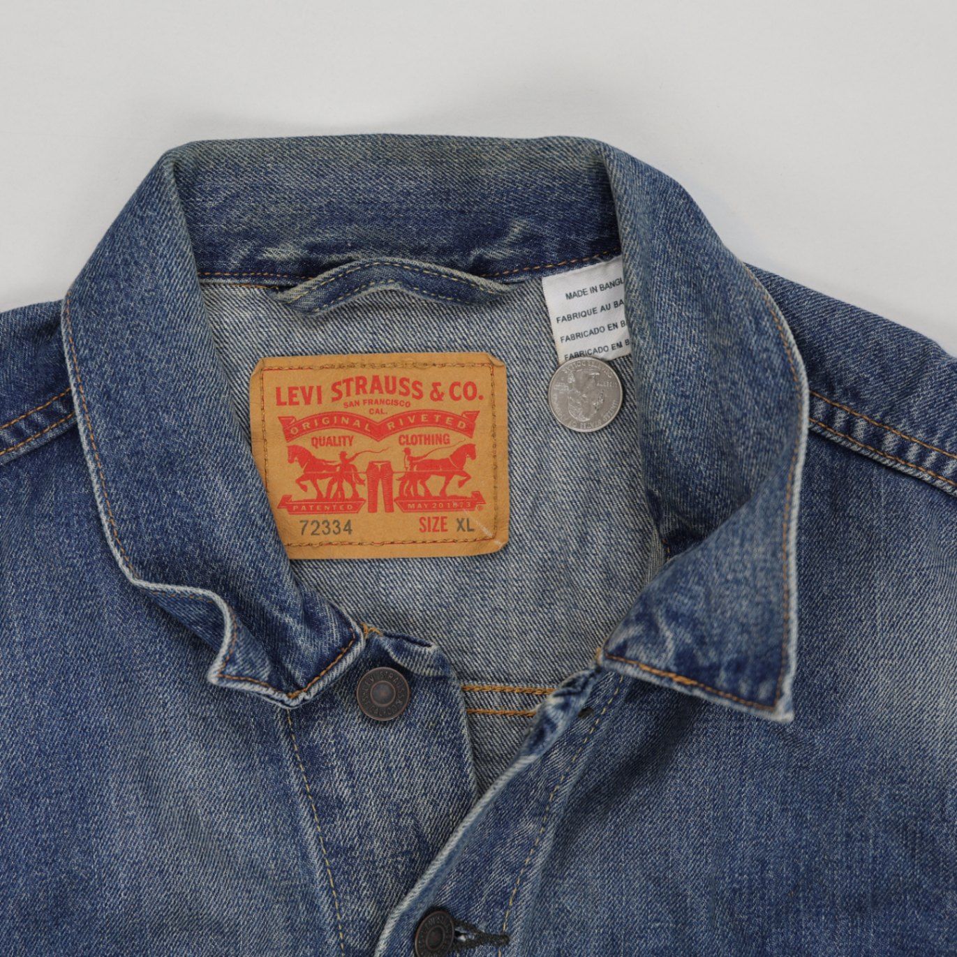 Levi's Vintage Blue Denim Trucker Jacket XL Cotton Collared