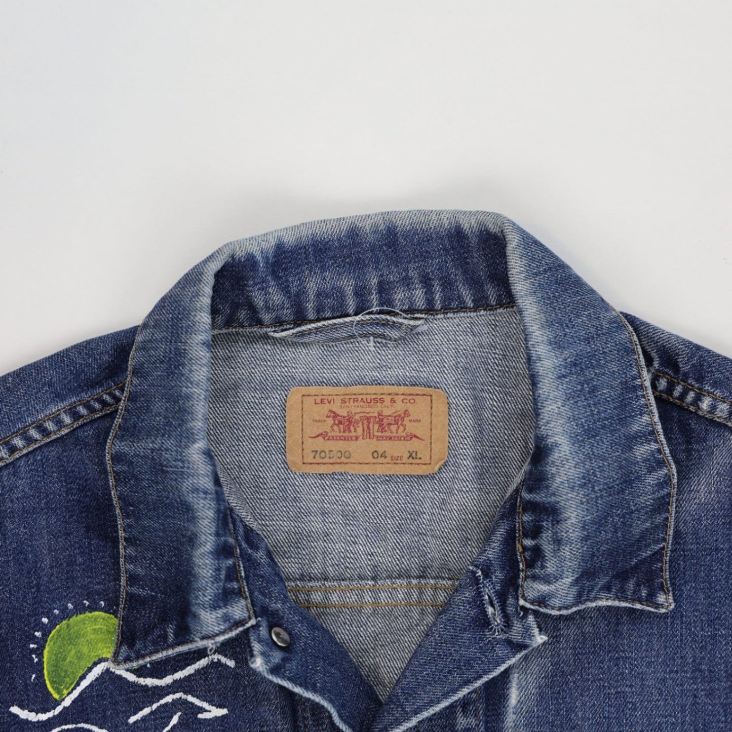Levi's Vintage XL Custom Embroidered Blue Denim Jacket Cotton Denim Collared