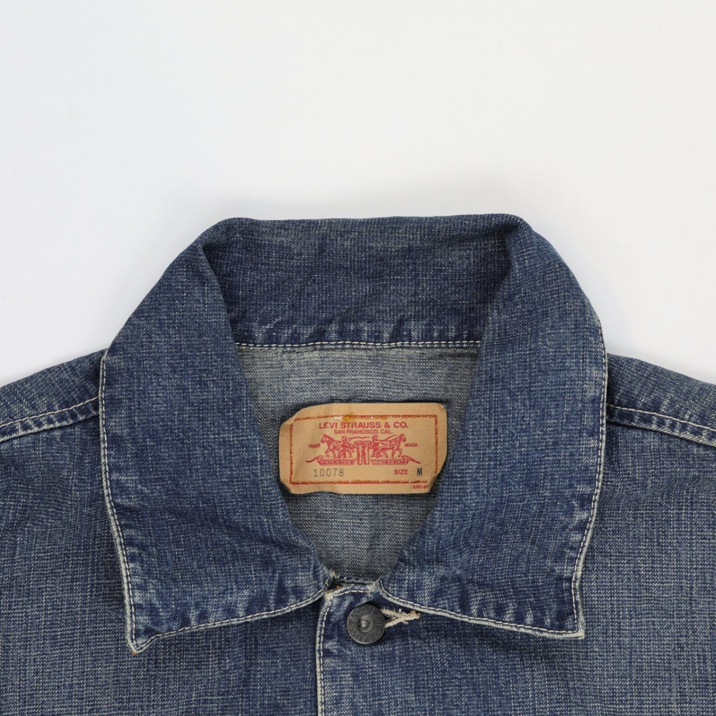 Levi Strauss & Co Vintage Blue Denim Trucker Jacket Men's Size M 100% Cotton Collared