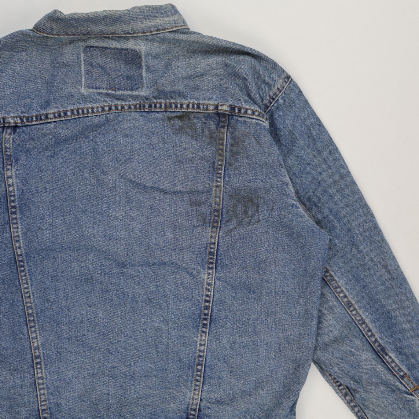 Levi's Vintage Blue Denim Trucker Jacket Size L 100% Cotton Collared