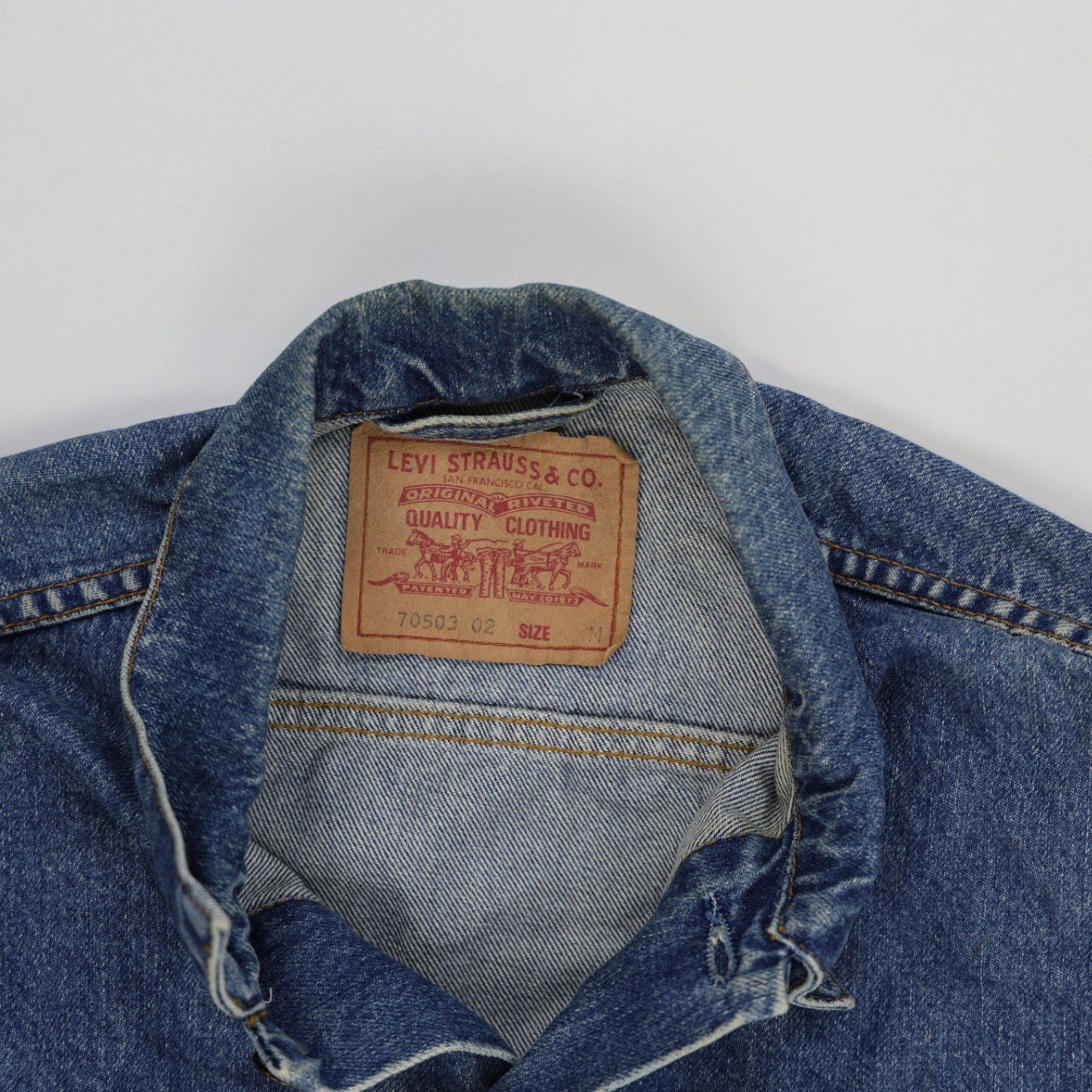 Levi's Vintage Medium Blue Denim Trucker Jacket Men's Medium 100% Cotton