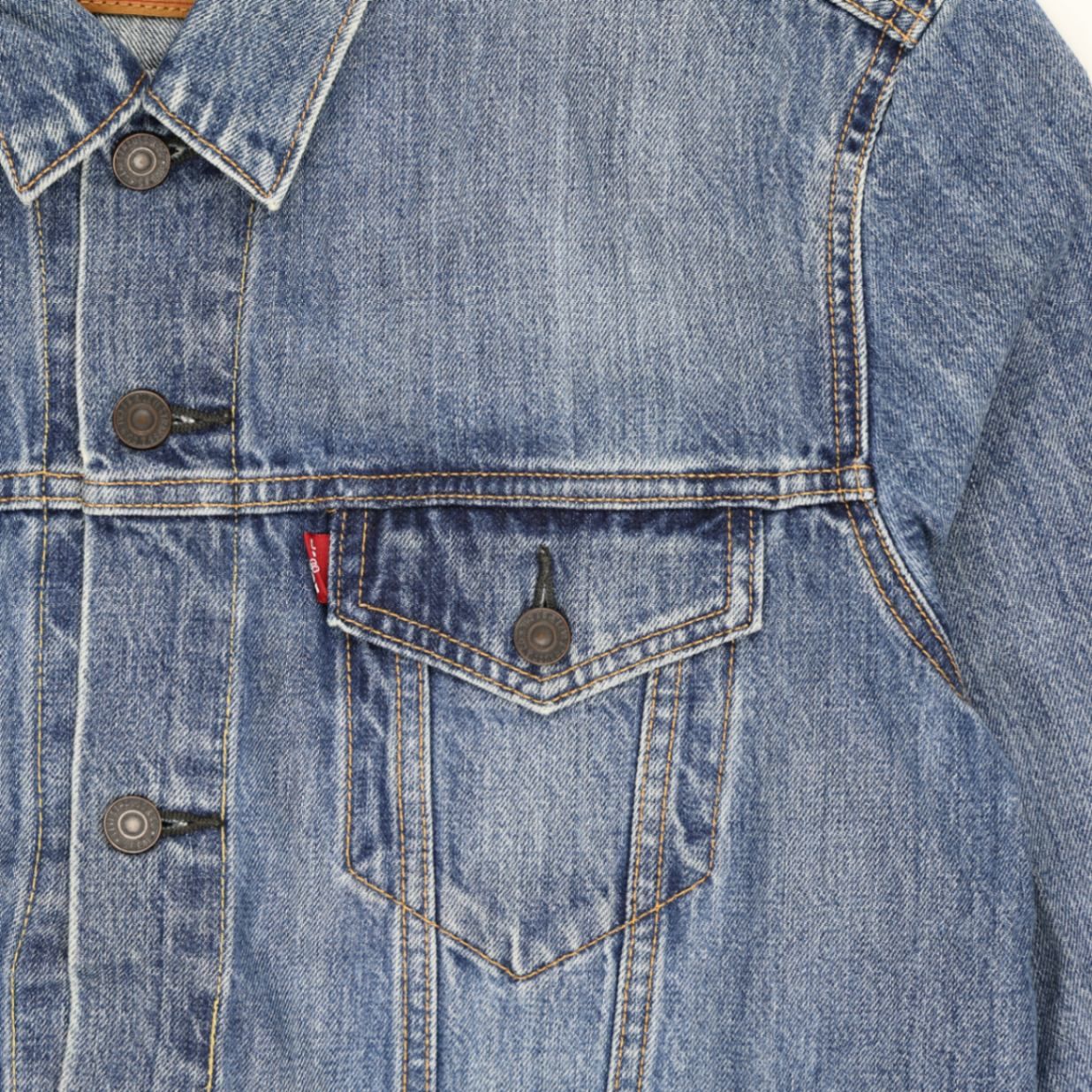 Levi's Vintage Blue Denim Trucker Jacket Size Large Cotton