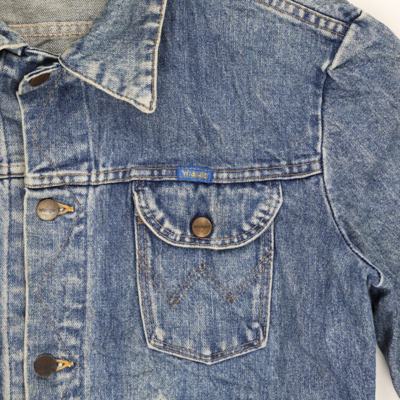 Vintage Wrangler Blue Denim Jacket Men's Medium 100 Percent Cotton Western Style Collared