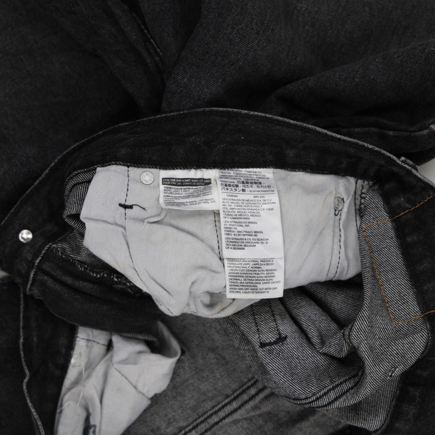 Levi's 569 Distressed Black Denim Shorts W40 Cotton Casual Vintage Urban