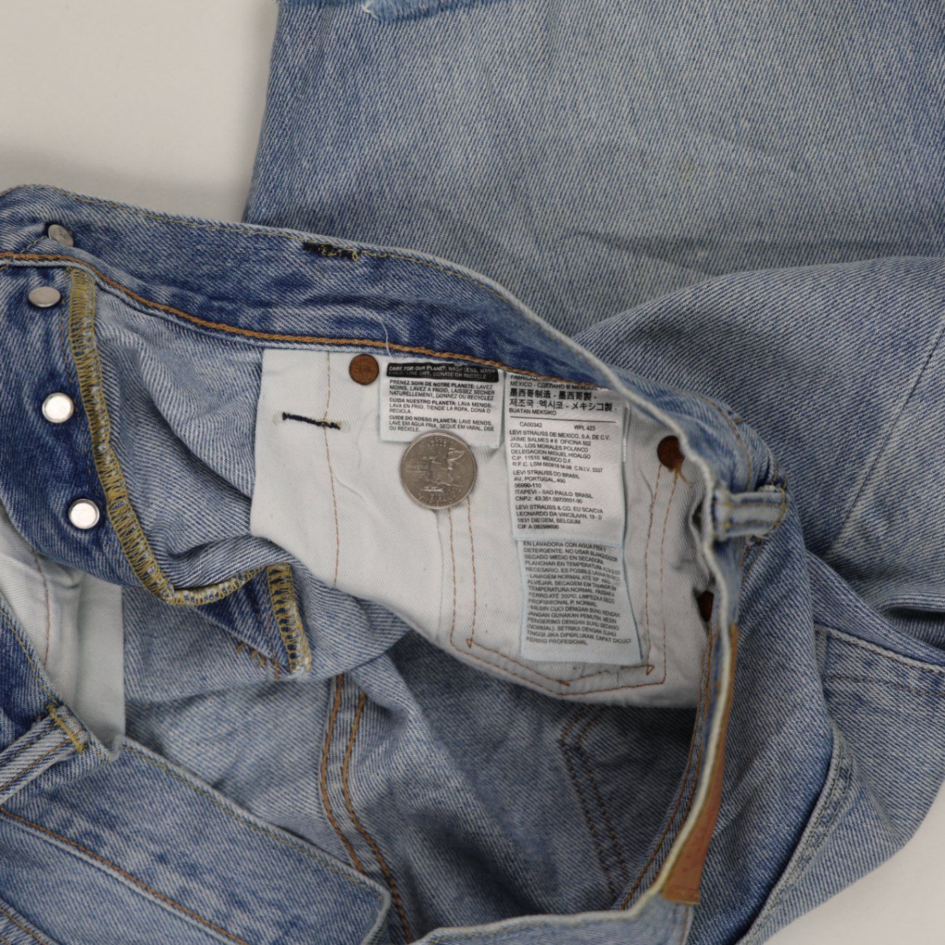 Levi's 501 Classic Vintage Cut-Off Denim Shorts Light Blue W33 L32 100% Cotton