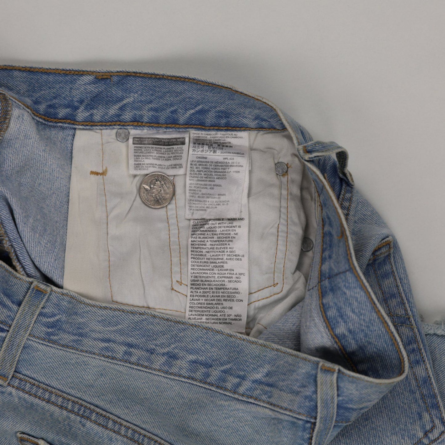 Levi's 501 Light Blue Vintage Denim Shorts W28 Cotton High Waisted Raw Hem Cut Off