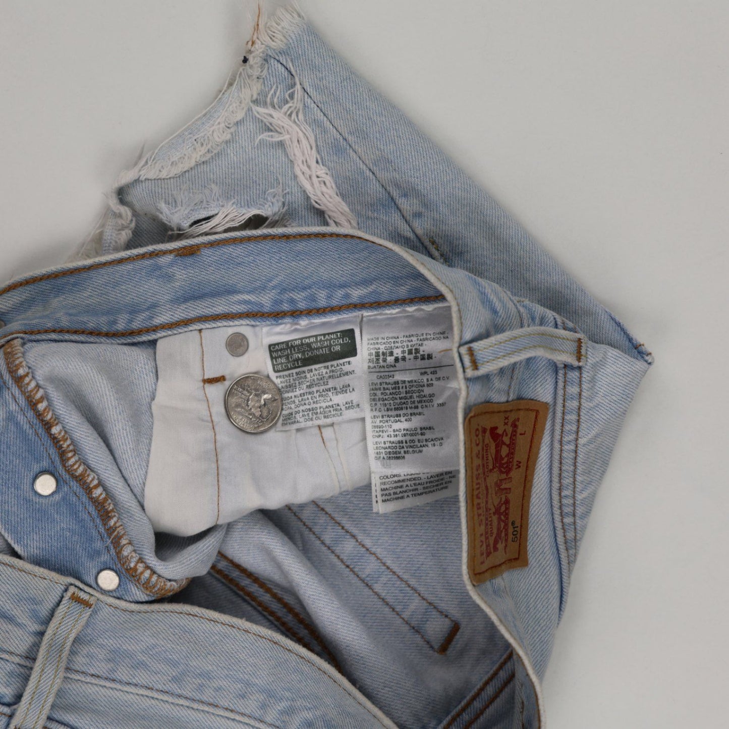 Levi's 501 Distressed Light Blue Denim Shorts W32 Vintage Cotton 7.5 cm Inseam