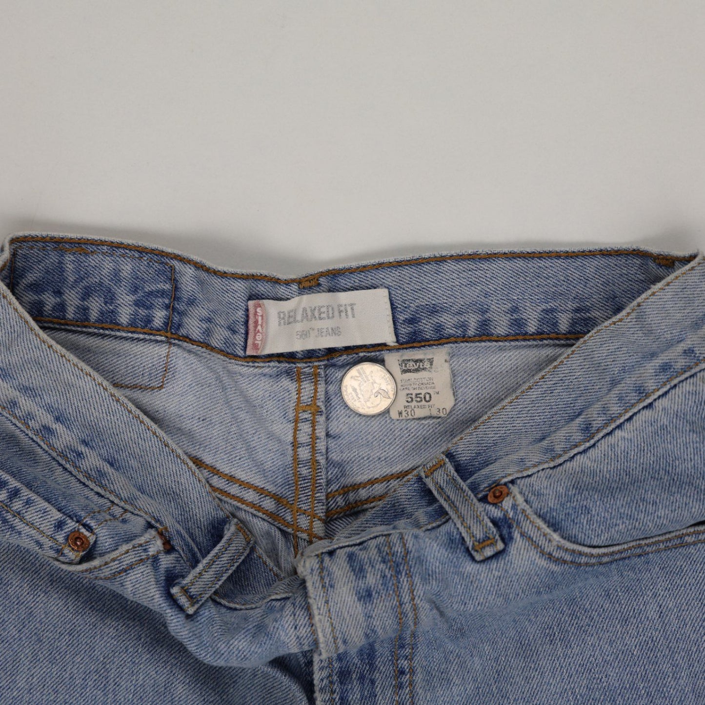 Levi's 550 Relaxed Fit Womens Cut-Off Denim Shorts Light Blue W30 Vintage Style