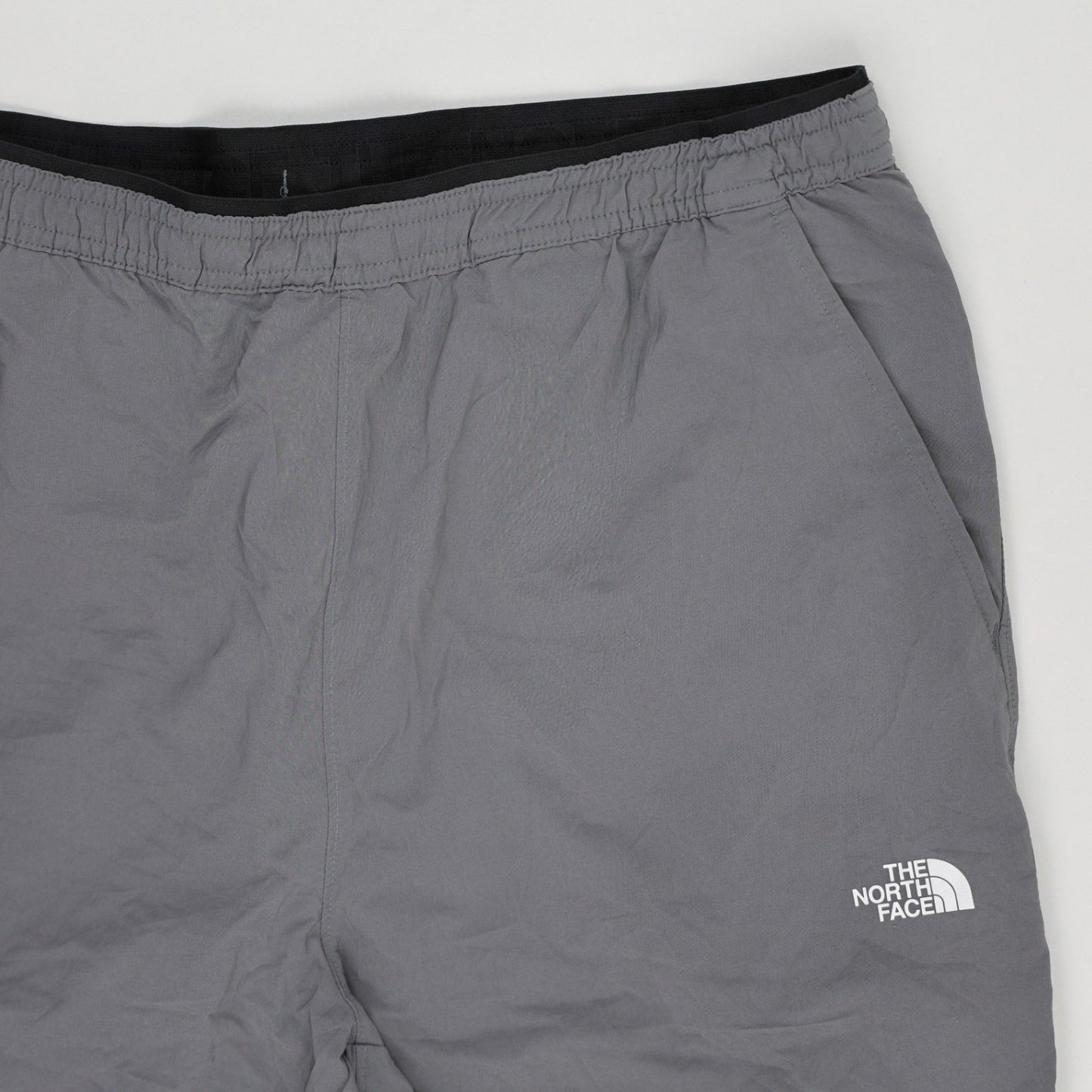The North Face Grey Regular Fit Men's Lightweight Nylon Trousers Size M 76 Inseam