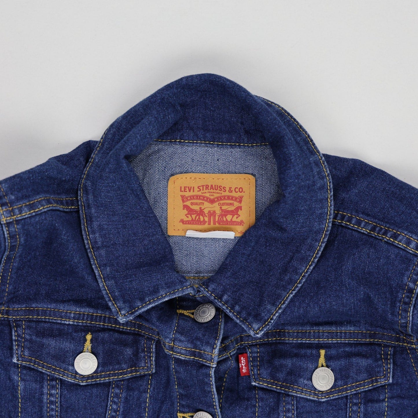 Levi's Vintage Indigo Blue Denim Trucker Jacket Large Cotton Collared