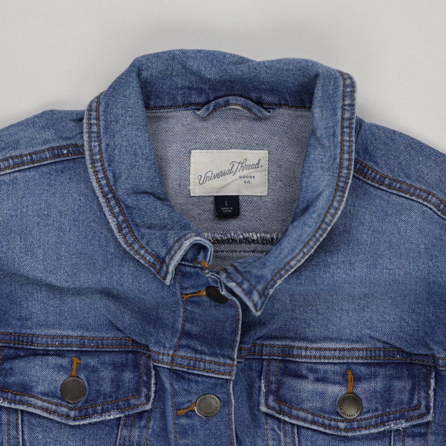 Universal Thread Women's Classic Blue Denim Jacket Size Large Vintage