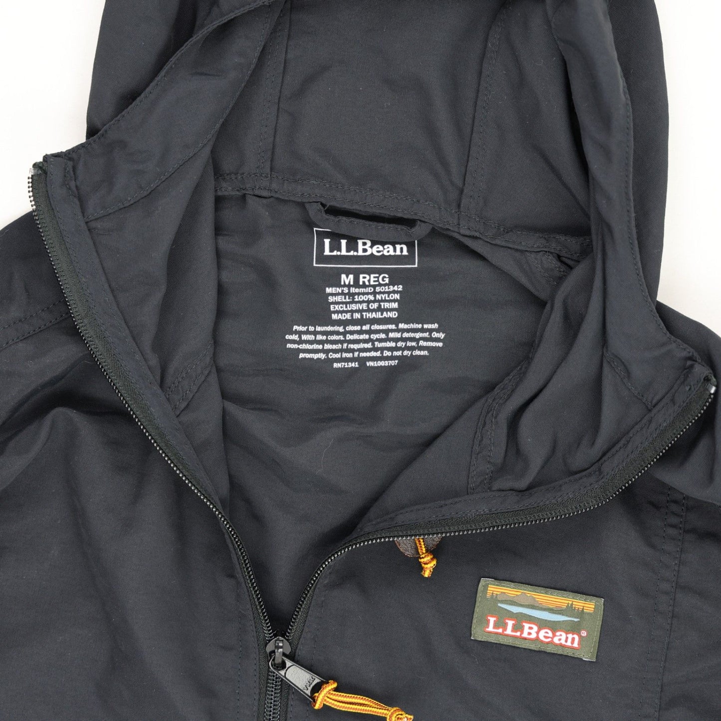 L.L. Bean Black Hooded Pullover Jacket Medium 100% Nylon Men's Clothing