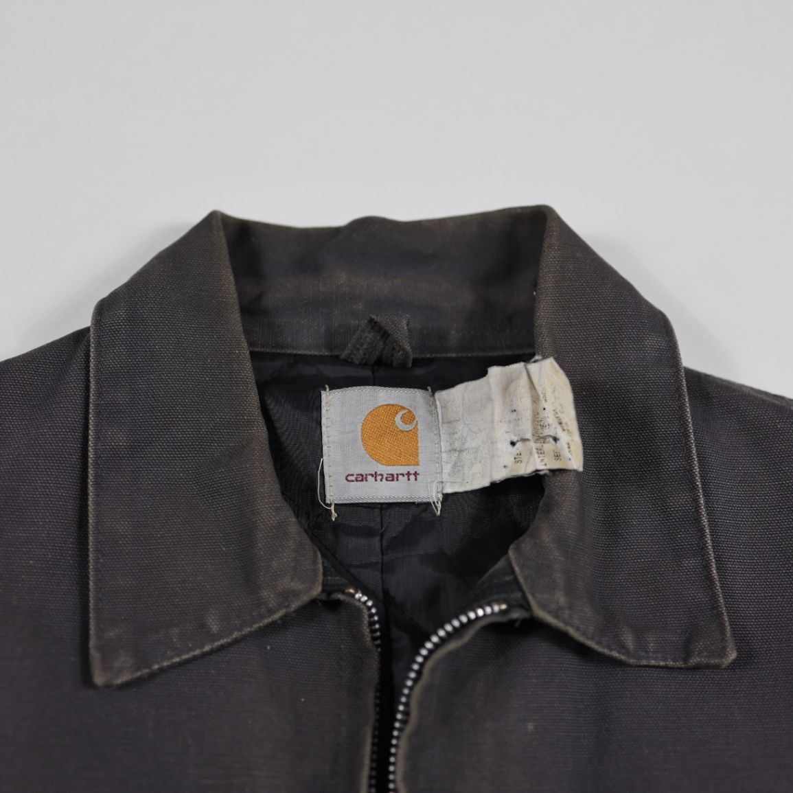 Carhartt Men's Vintage Black Canvas Work Jacket Size L Distressed Classic Workwear Style