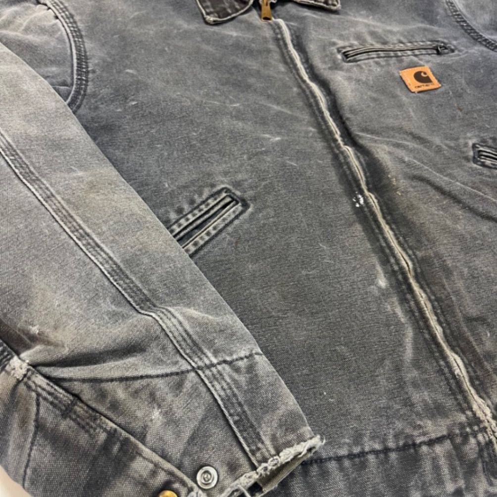 Vintage Carhartt Black Detroit Jacket Medium Regular - Durable Outerwear for Men