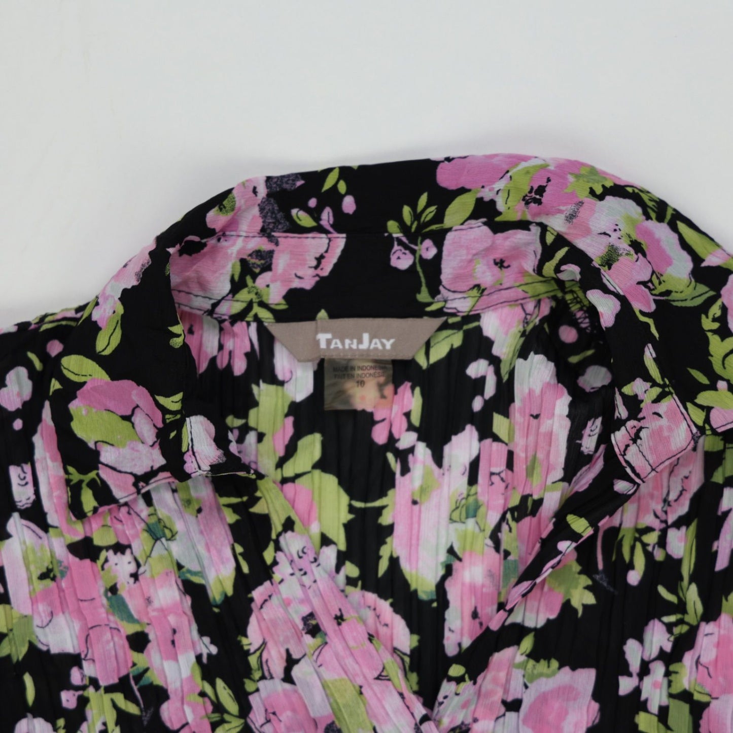 TanJay Black Pink Floral Crinkle Blouse Long Sleeve Size 16 Polyester Top