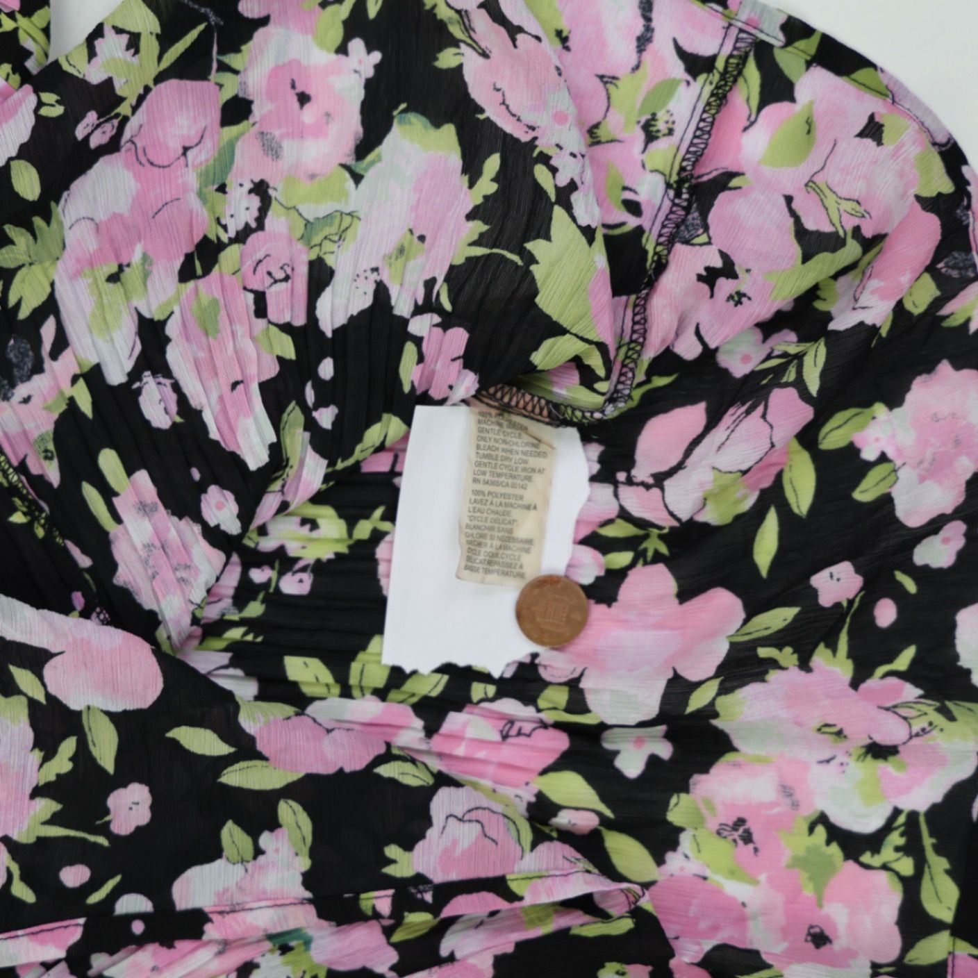 TanJay Black Pink Floral Crinkle Blouse Long Sleeve Size 16 Polyester Top