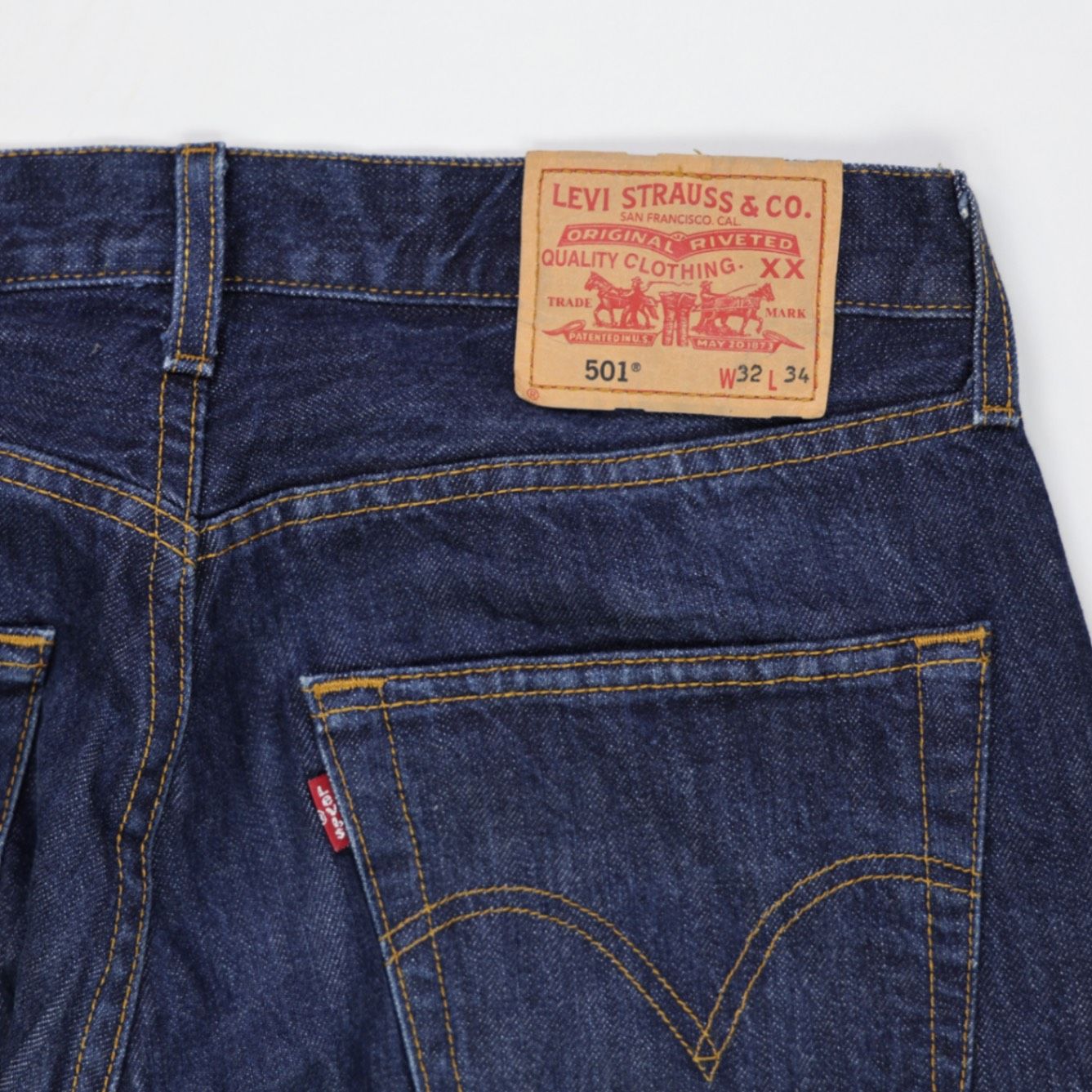 Levi's 501 Original Fit Men's Jeans W32 L34 Dark Indigo Classic Denim, Button Fly, Cotton, Essential Vintage Style