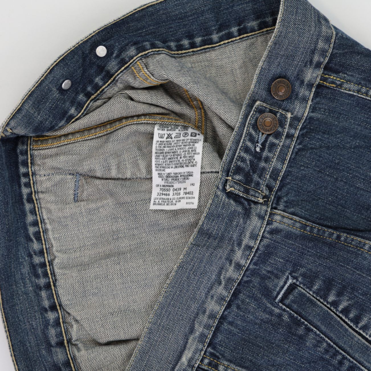 Levi's 70550 Vintage Medium Blue Denim Jacket Men's Size M 100% Cotton Collared