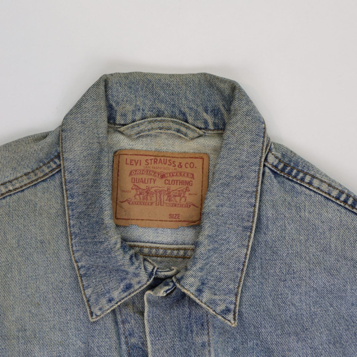 Levi Strauss & Co Vintage Light Blue Denim Trucker Jacket Large 100% Cotton