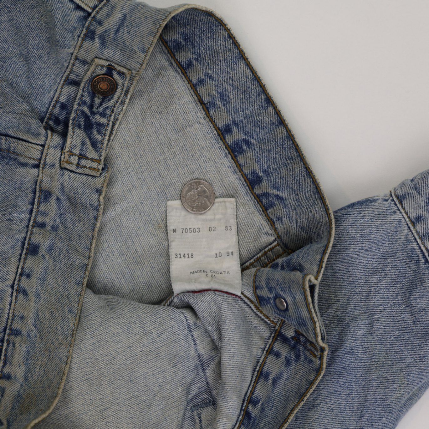 Levi Strauss & Co Vintage Light Blue Denim Trucker Jacket Large 100% Cotton