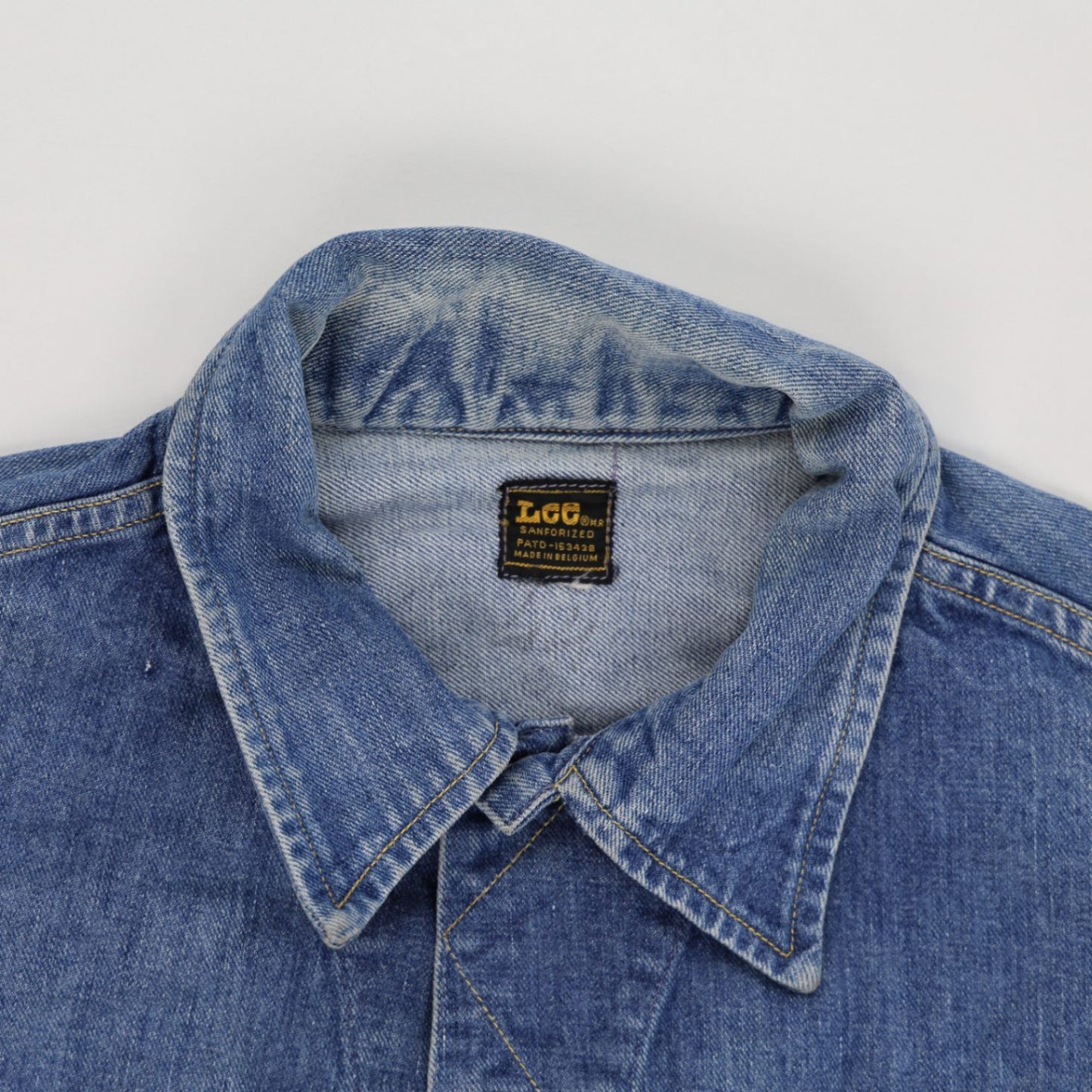 Lee Vintage Blue Denim Jacket Medium Cotton Denim Collared Neckline