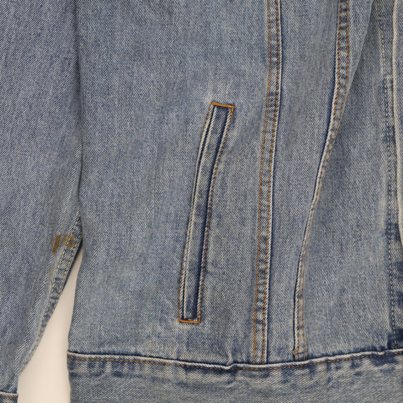 Levi's Vintage Distressed Light Blue Denim Trucker Jacket XL 100% Cotton