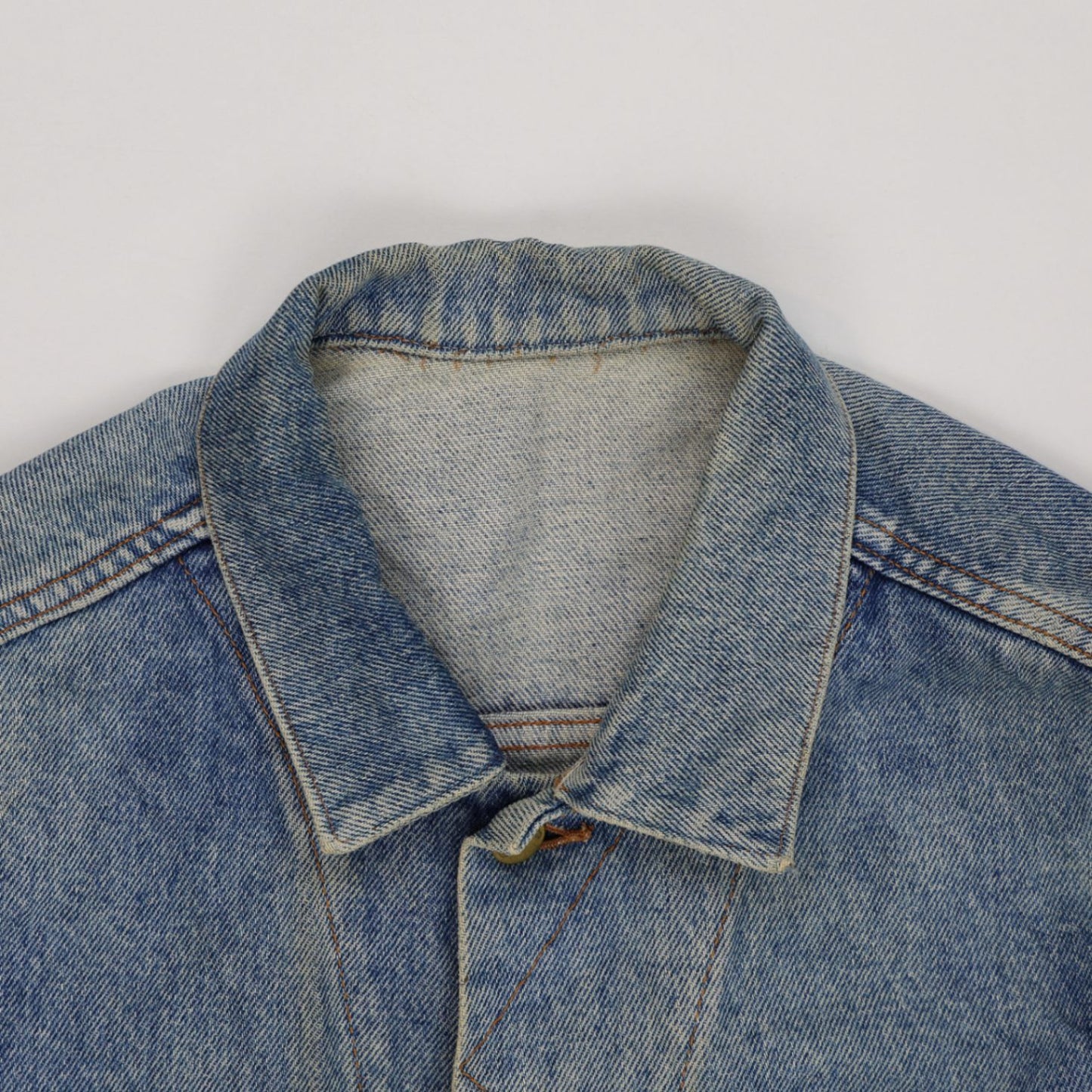 Lee Vintage Faded Blue Denim Jacket Unisex Large 100 Percent Cotton Collared