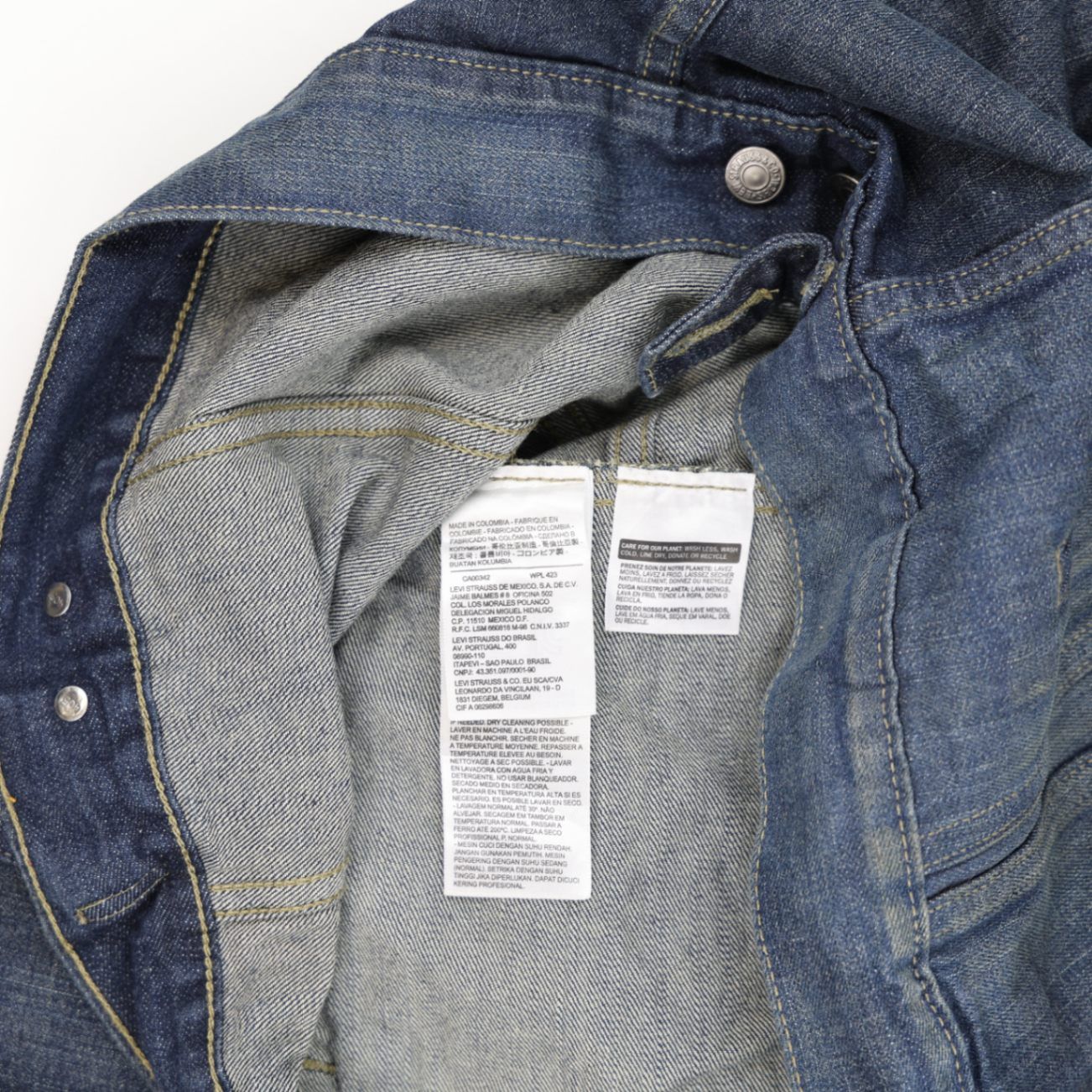 Levi Strauss & Co. Men's Blue Denim Trucker Jacket Size Medium Collared