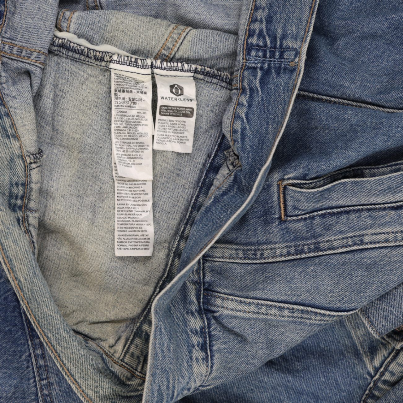 Levi's Vintage Denim Jacket Blue Medium 100% Cotton Collared