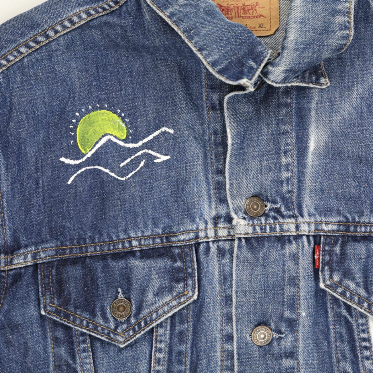 Levi's Vintage XL Custom Embroidered Blue Denim Jacket Cotton Denim Collared
