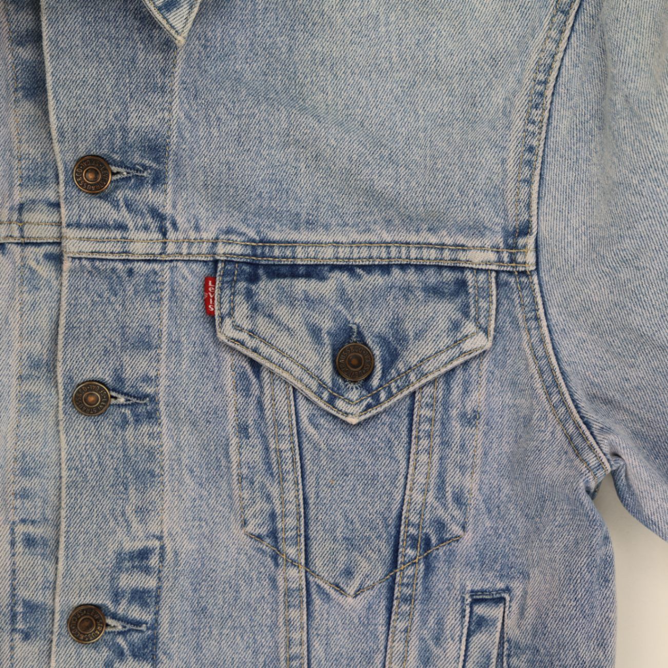 Levi's Vintage Light Blue Denim Trucker Jacket Size L 100% Cotton