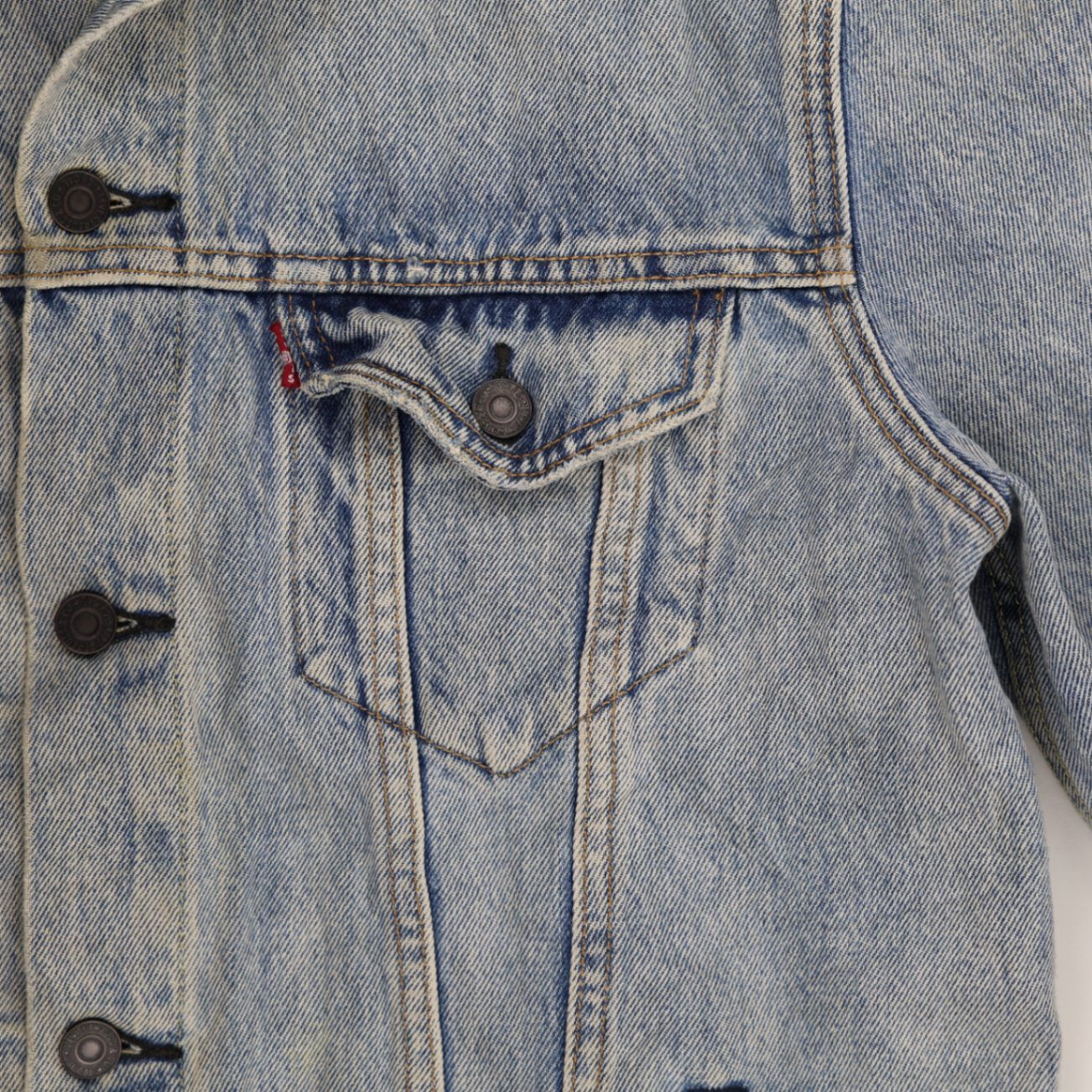 Levi's Vintage Blue Denim Trucker Jacket Size Large 100% Cotton