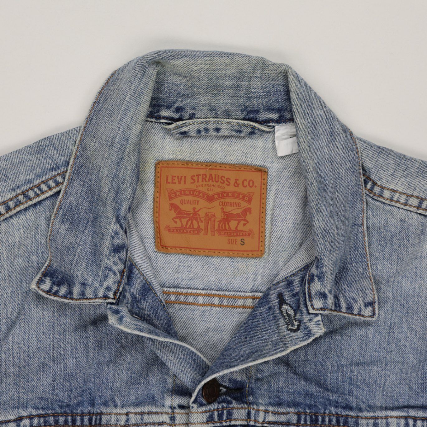 Levi's Vintage Light Blue Denim Trucker Jacket Size Small Cotton