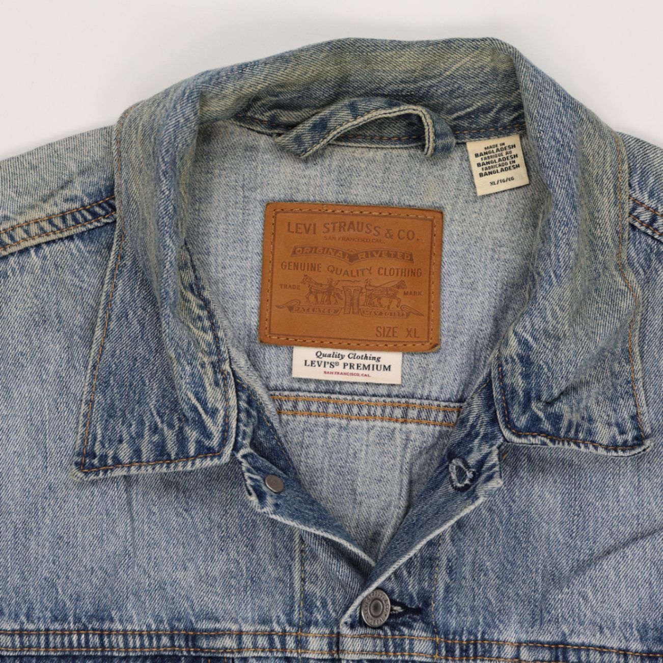 Levi's Vintage Blue Denim Trucker Jacket XL 100% Cotton Collared