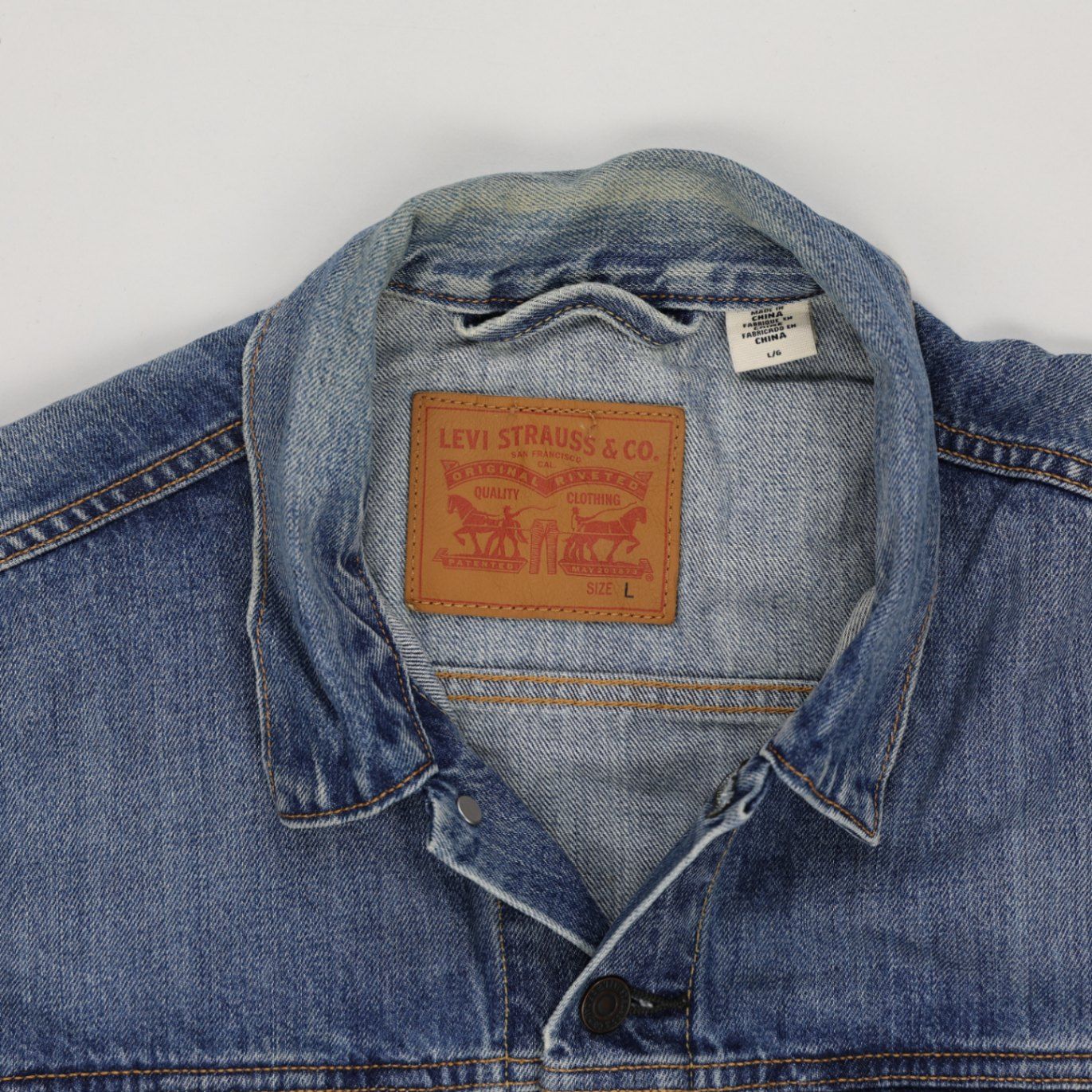 Levi's Vintage Blue Denim Trucker Jacket Size Large Cotton