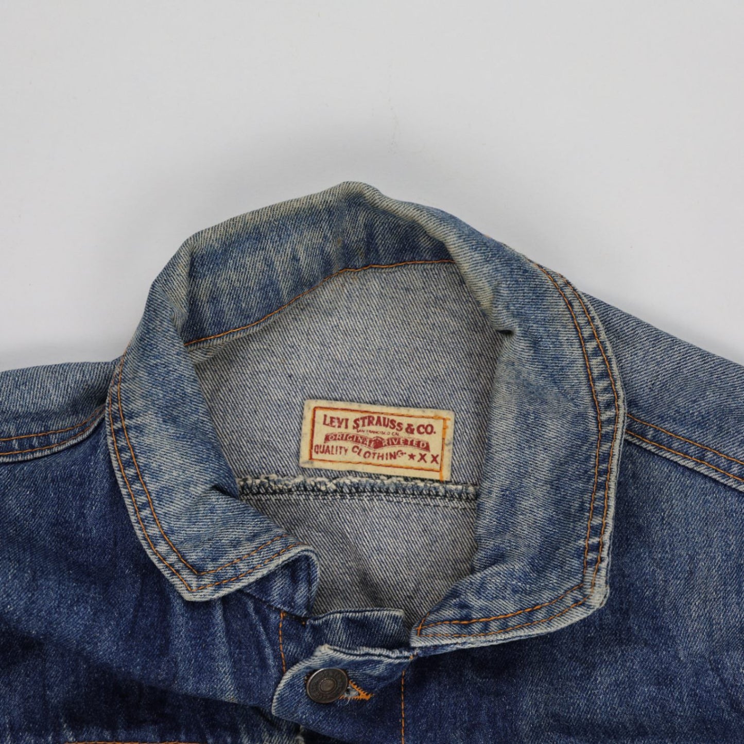 Levi's Vintage Blue Denim Trucker Jacket Men Medium 100 Percent Cotton