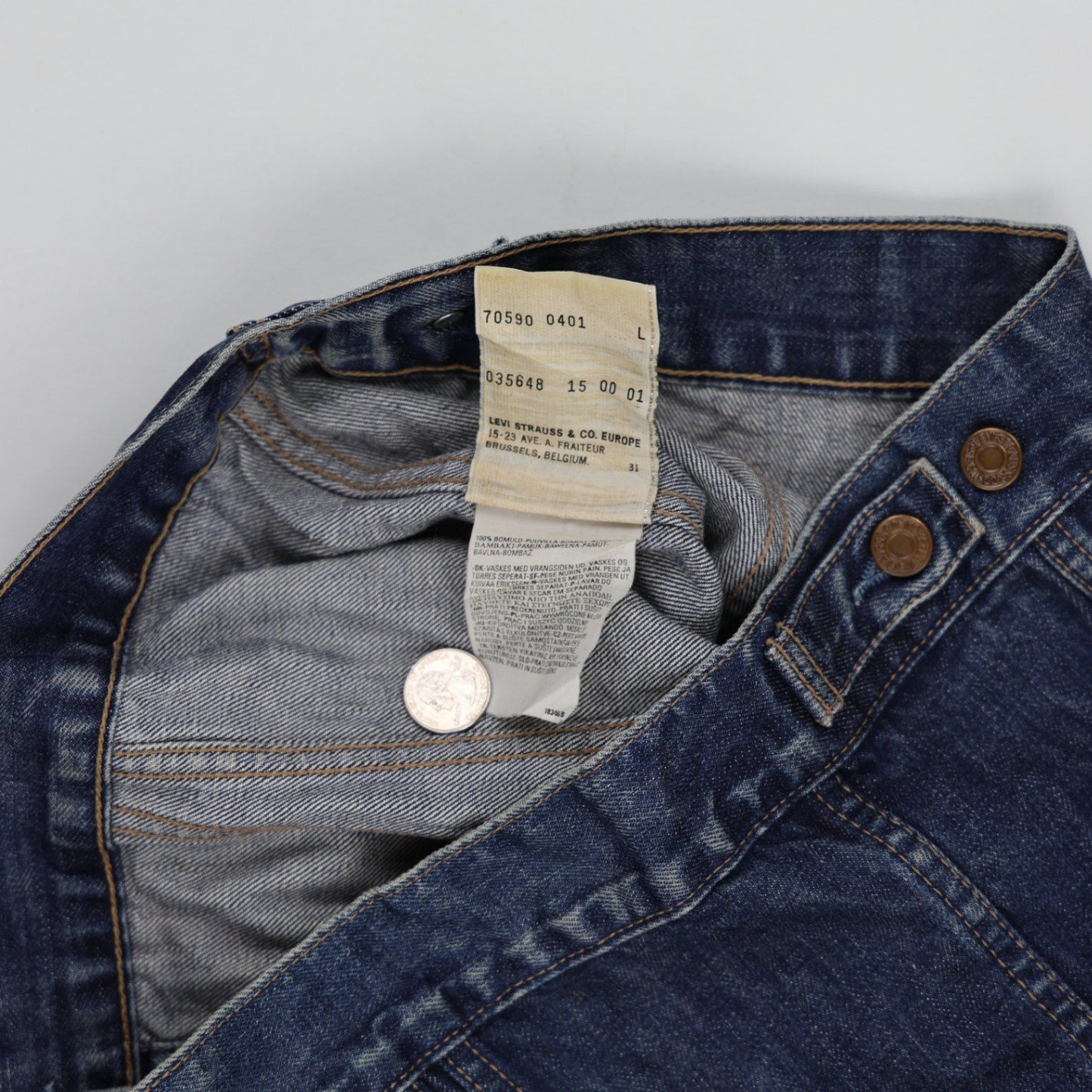 Levi's Vintage Blue Denim Jacket Women Large 100% Cotton Collared