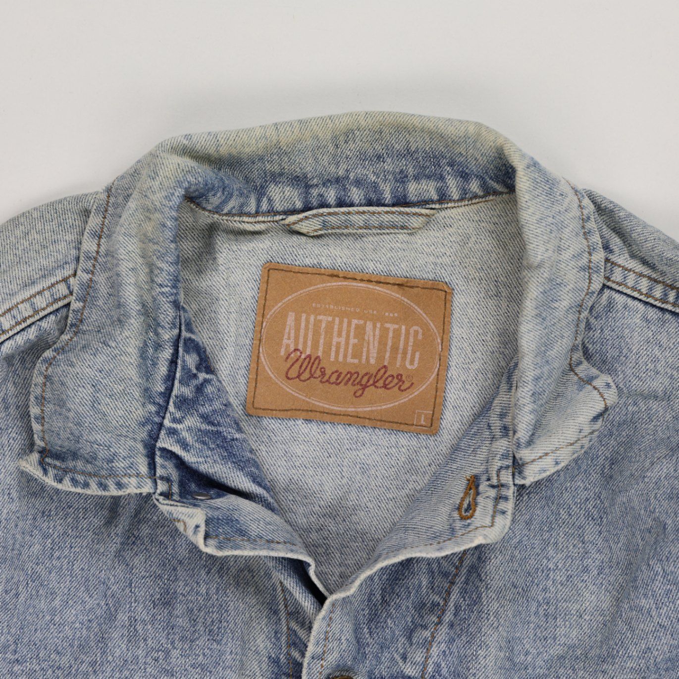 Wrangler Vintage Light Blue Denim Jacket Large 100 Percent Cotton Mens Collared