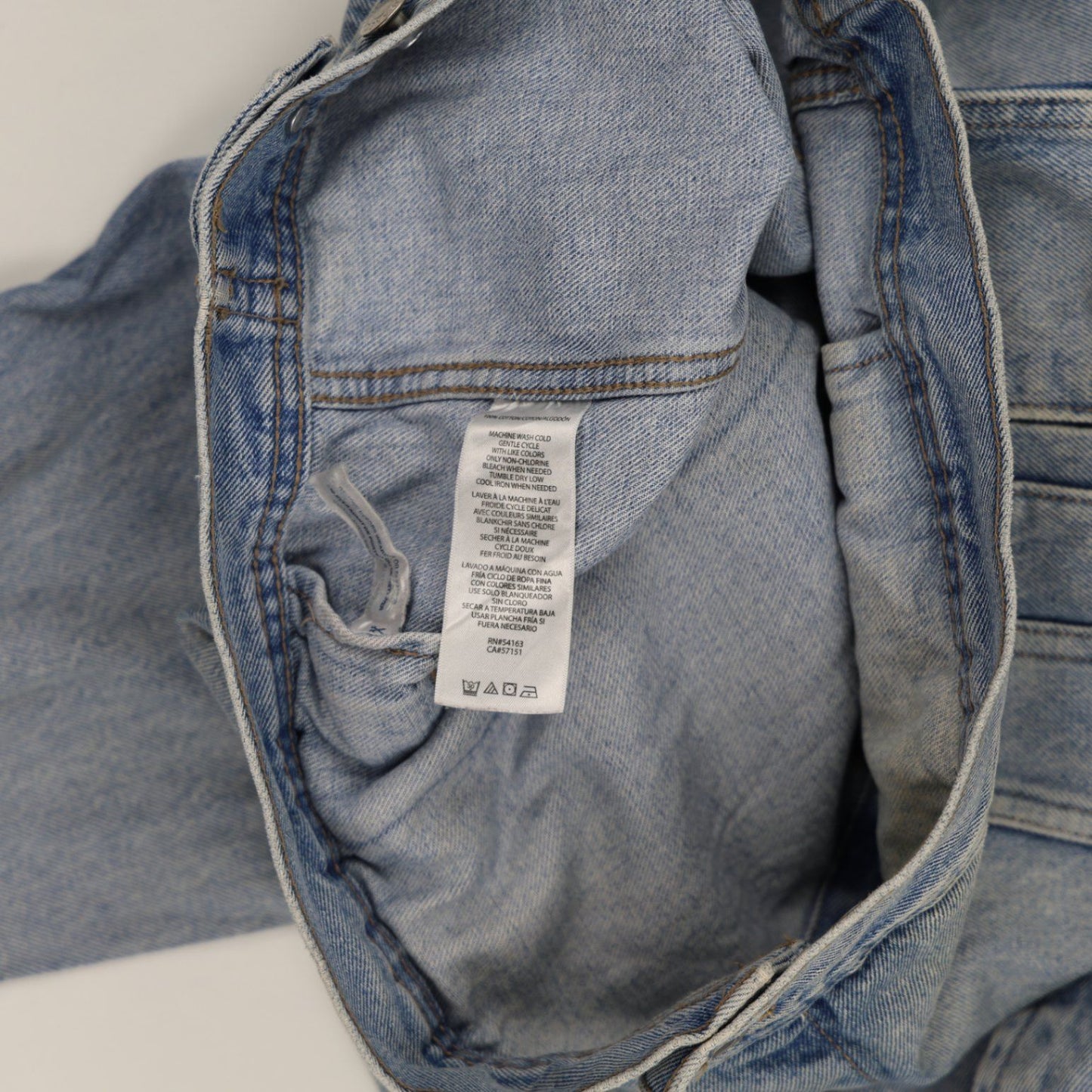 Calvin Klein Jeans Light Blue Denim Trucker Jacket Large 100 Percent Cotton Vintage