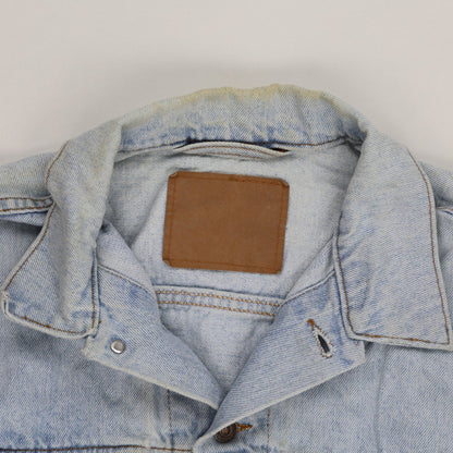 Levi's Vintage Light Blue Denim Trucker Jacket Men's Size M 100% Cotton Classic Fit Collared