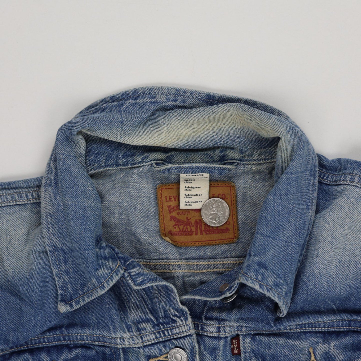 Levi's Vintage Blue Denim Trucker Jacket Medium 100 Percent Cotton Collared