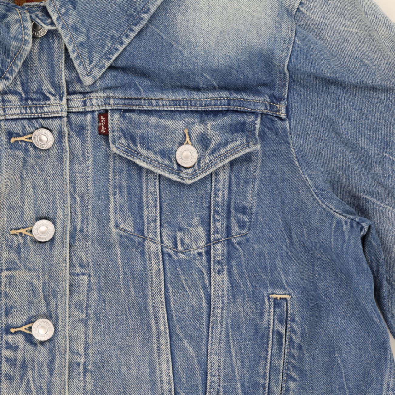 Levi's Vintage Blue Denim Trucker Jacket Medium 100 Percent Cotton Collared