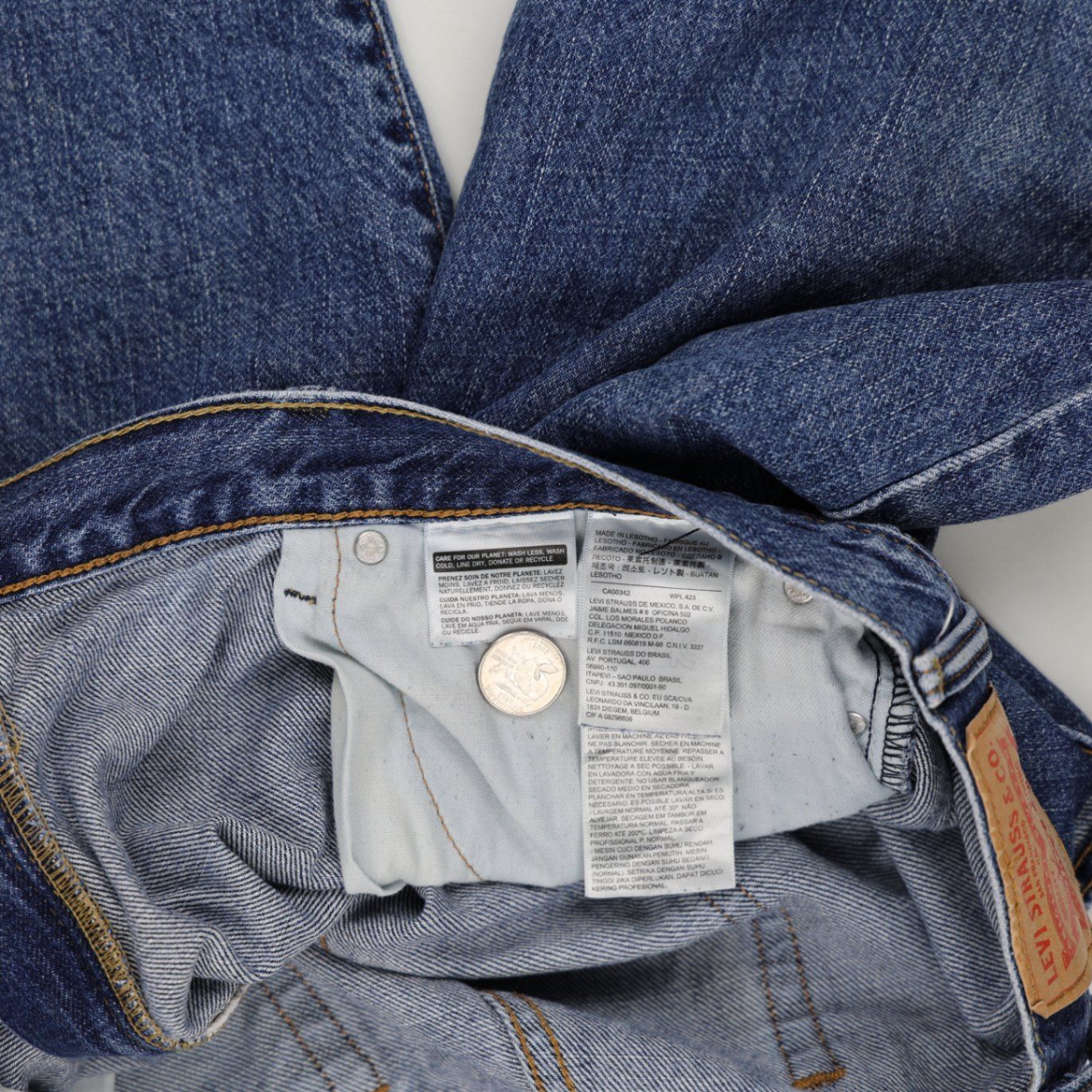 Levi's 505 Vintage Men's Blue Denim Shorts W40 9 Inch Inseam 100 Percent Cotton Classic Fit