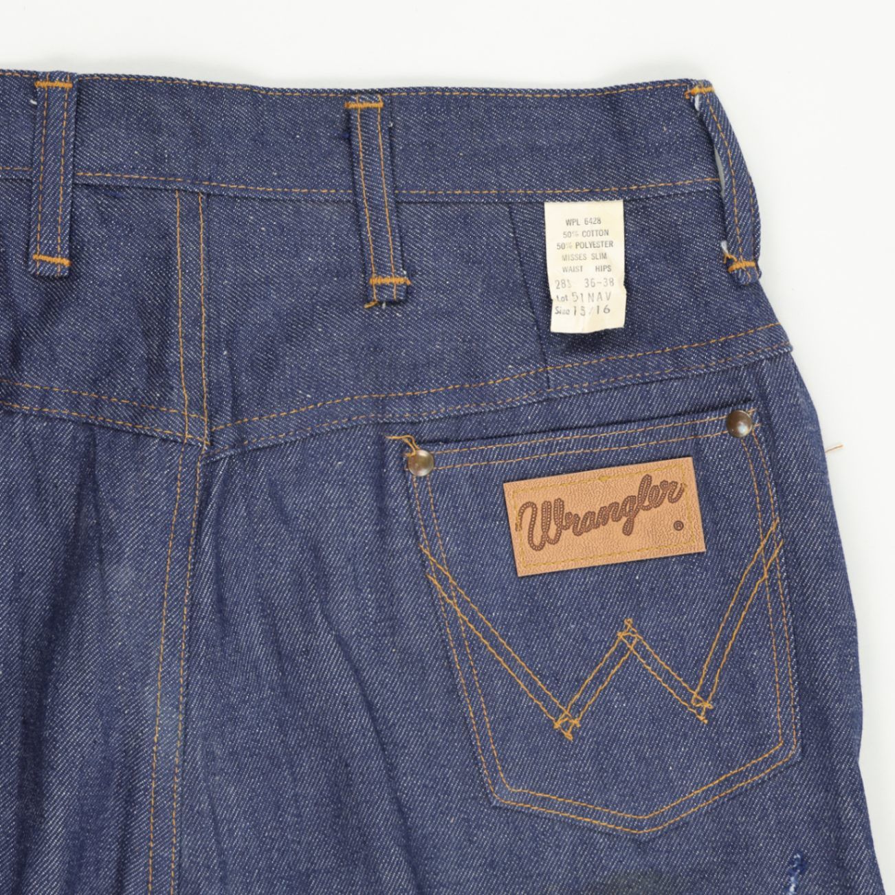Wrangler Vintage High Waist Blue Denim Jeans Womens Size 15 16 Relaxed Fit 31 Inch Inseam 50 Cotton 50 Polyester