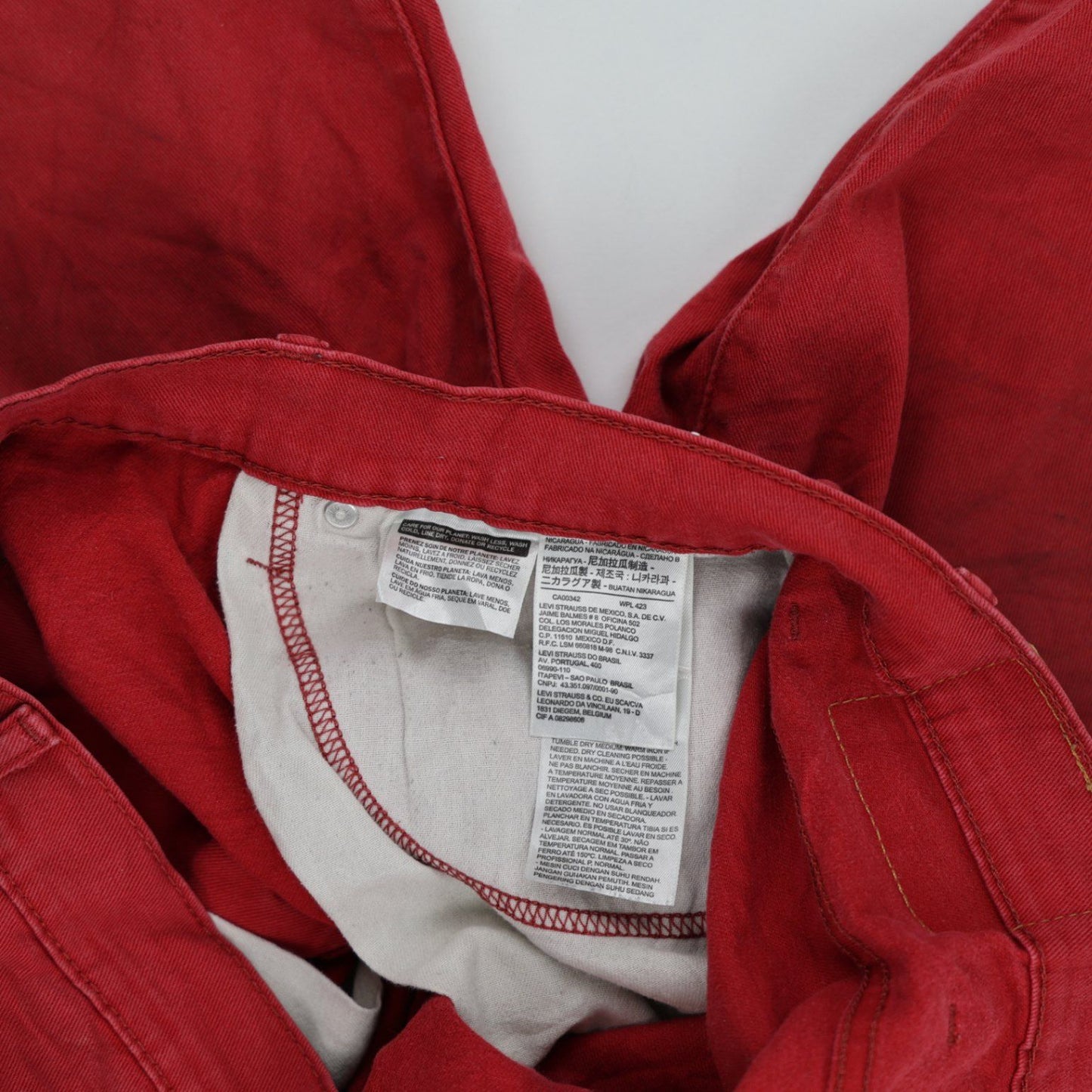 Levi's 569 Red Cotton Straight Fit Men's Shorts W38