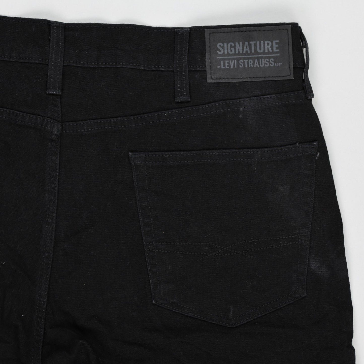 Levi Strauss Men's Black Denim Shorts 34W 10.5 Inch Inseam 72% Cotton 26% Polyester 2% Elastane