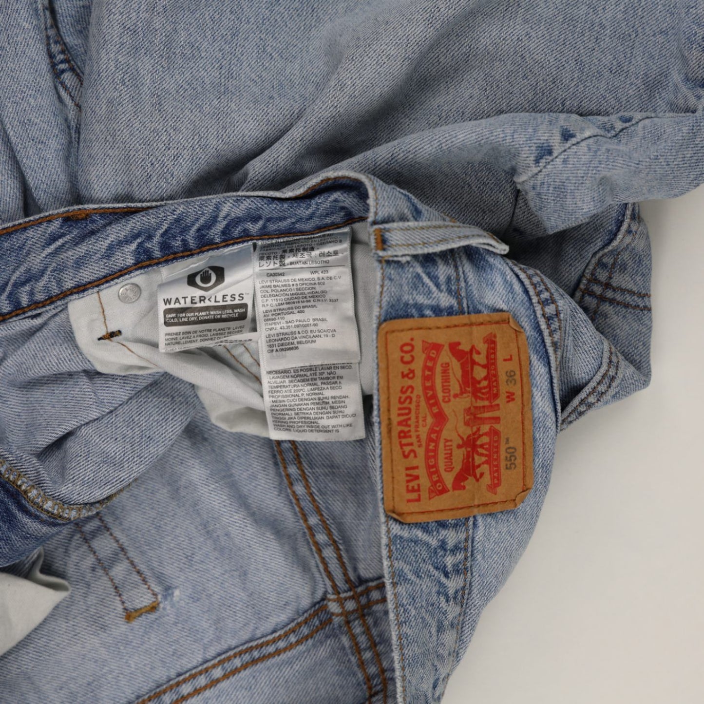 Levi's 550 Vintage Light Blue Denim Shorts W36 9 Inch Inseam Cotton