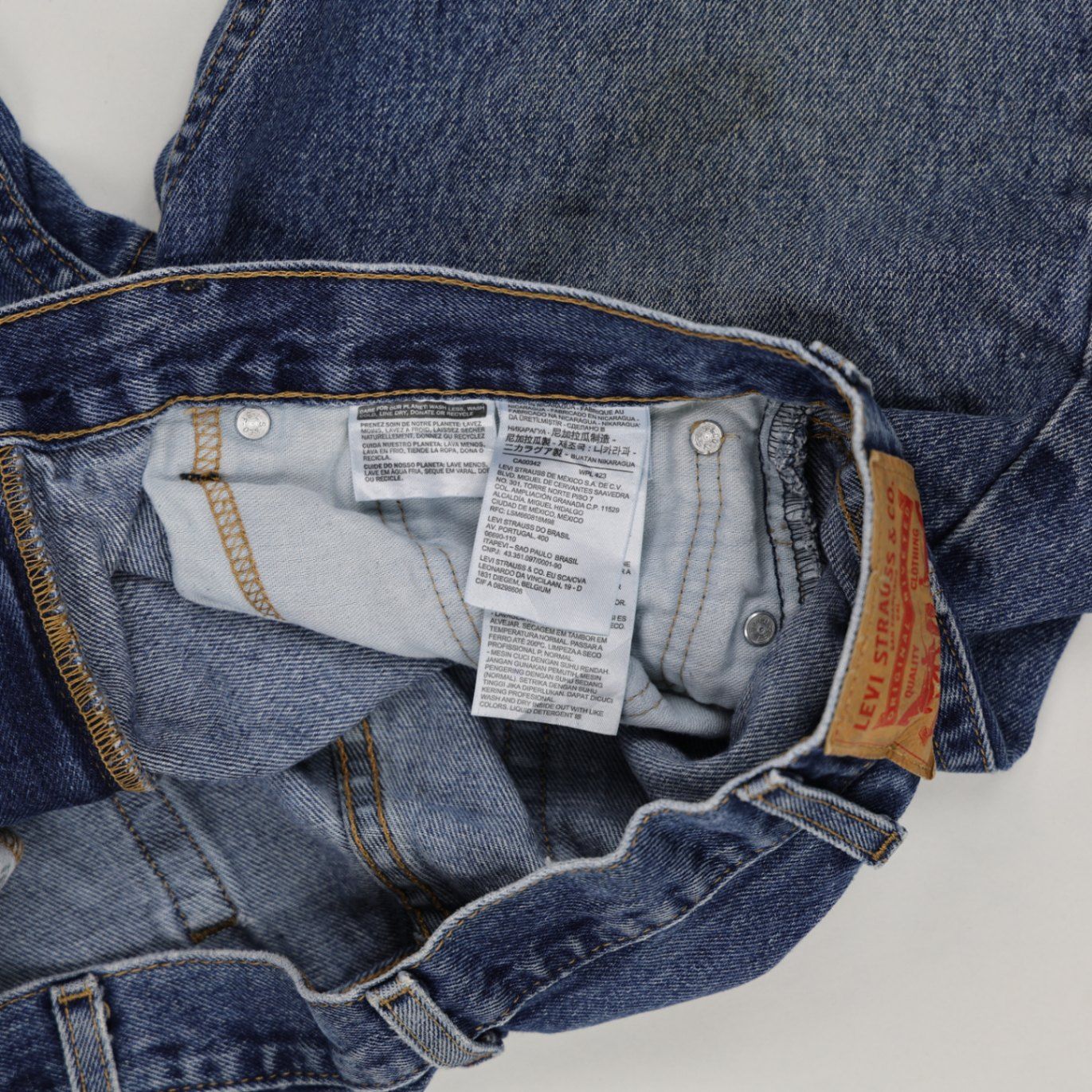 Levi's 505 Vintage Blue Denim Shorts W38 L30 Cotton Distressed