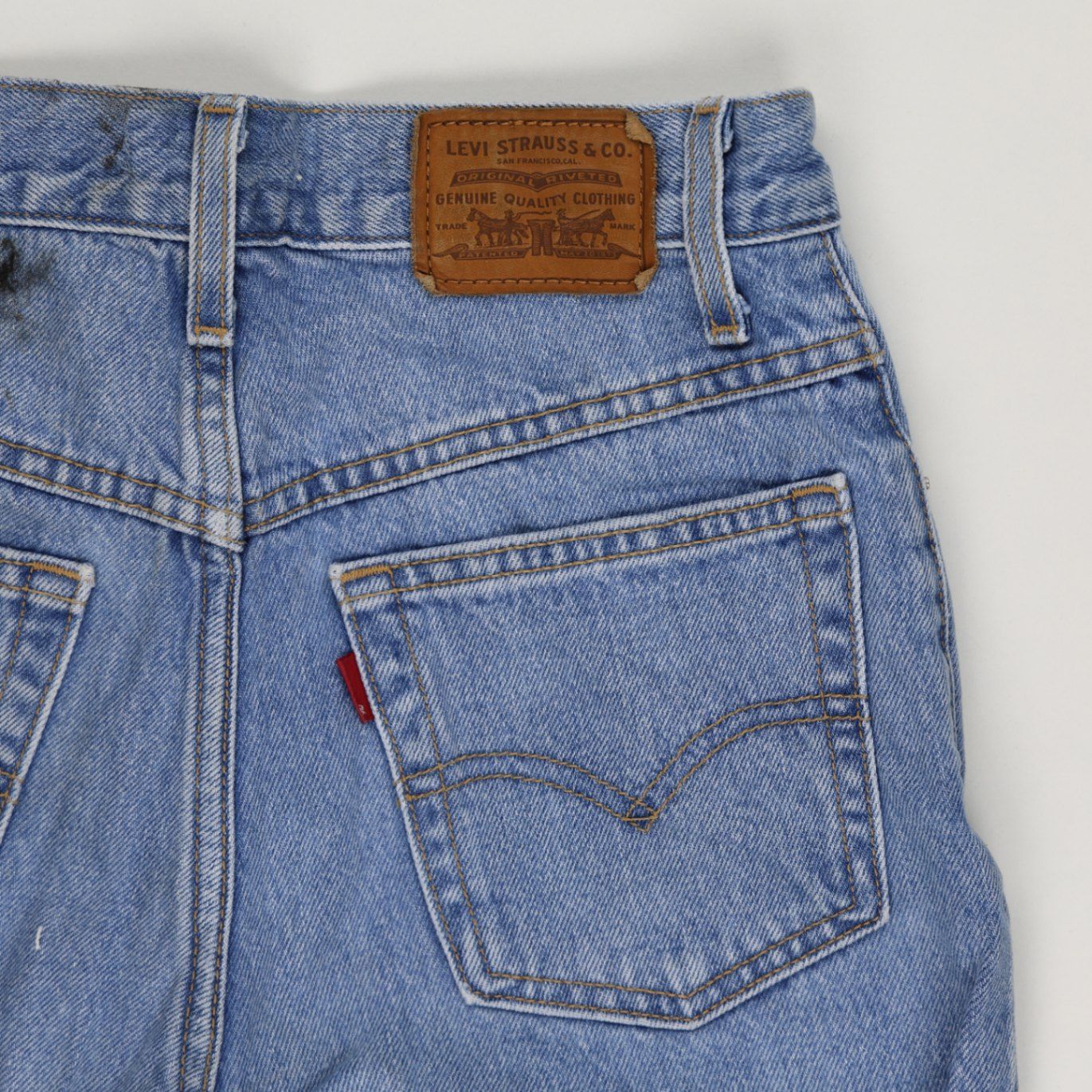Levi Strauss & Co. Women's Cut-Off Shorts Blue Size 10 4 Inch Inseam Cotton