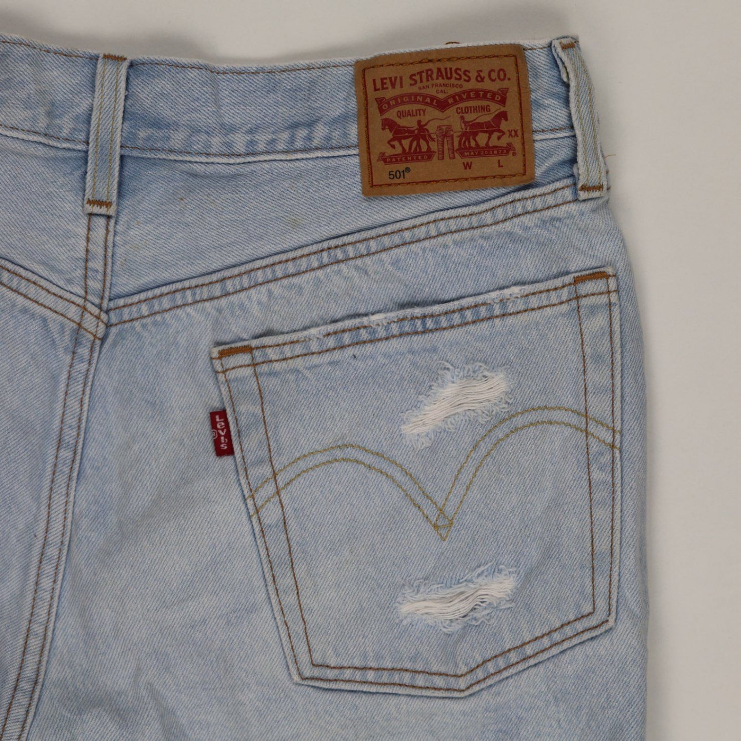 Levi's 501 High-Waist Distressed Cut-Off Shorts Light Blue W31 Vintage Cotton